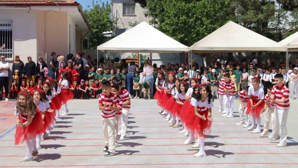 K&ouml;şk Adnan Menderes İlkokulu Geleneksel Yıl Sonu Şenliği d&uuml;zenledi
