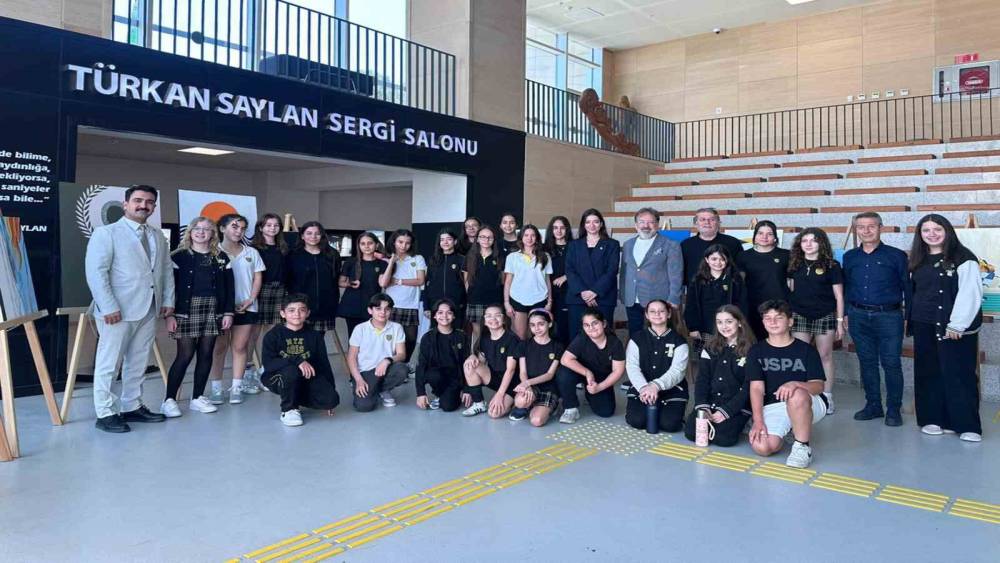 MTK Koleji Ortaokulu &ouml;ğrencilerinden karma resim sergisi
