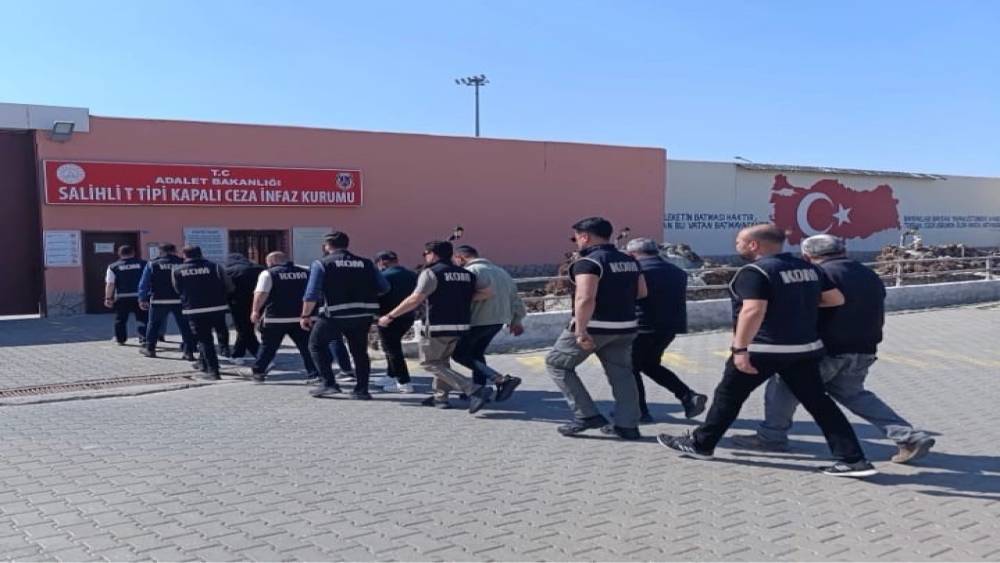 Manisa&rsquo;da tefecilik operasyonu: 9 kişi tutuklandı
