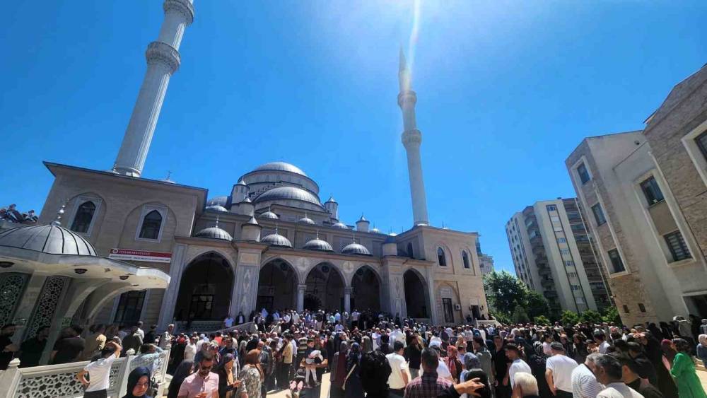 Aydın&rsquo;da hacı adayları dualarla uğurlandı
