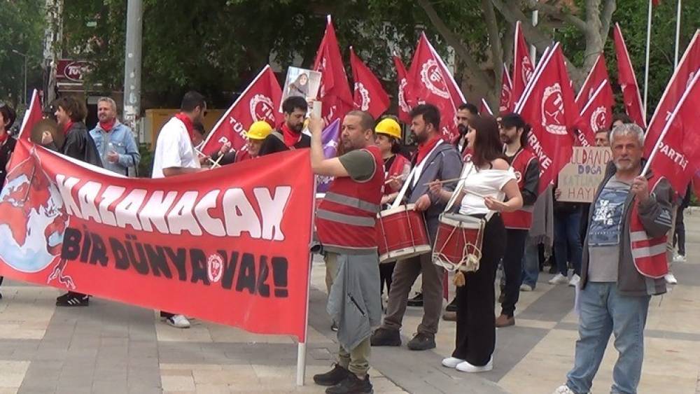 Denizli&rsquo;de 1 Mayıs&rsquo;ta binlerce kişi meydanlardan y&uuml;r&uuml;d&uuml;
