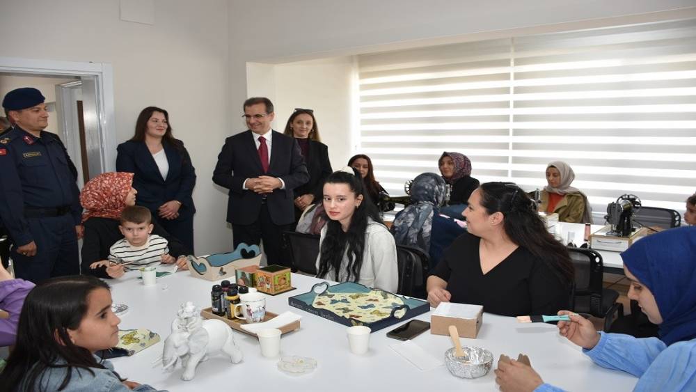 Salihli&rsquo;de Aile Destek Merkezi a&ccedil;ıldı
