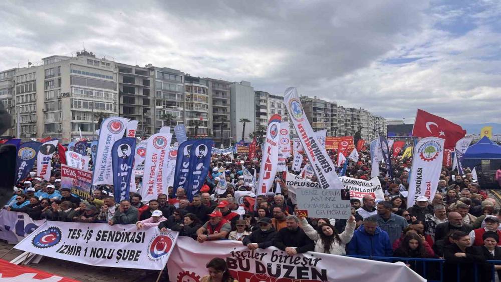 İzmir&rsquo;de 1 Mayıs coşkuyla kutlandı
