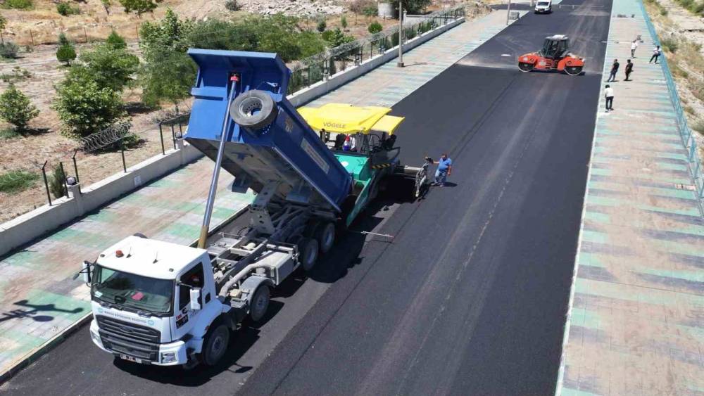 K&ouml;pr&uuml;başı tarihinde ilk kez sıcak asfalt d&ouml;nemi başladı
