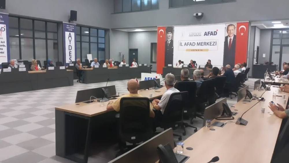 K&uuml;tahya&rsquo;da muhtarlarla afet hazırlığı toplantısı d&uuml;zenlendi
