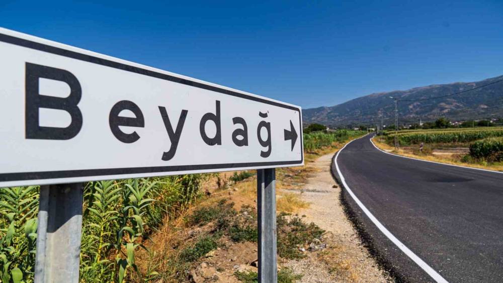 Beydağ&rsquo;ın yıllardır beklediği yol hizmete a&ccedil;ıldı
