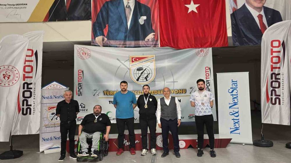Manisalı Samet Ak&ccedil;a&rsquo;dan T&uuml;rkiye Şampiyonası&rsquo;nda madalya yağmuru
