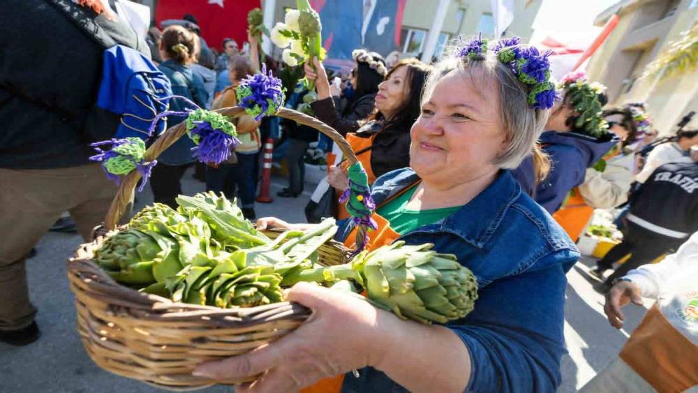 Urla&rsquo;da 12. Enginar Festivali coşkusu
