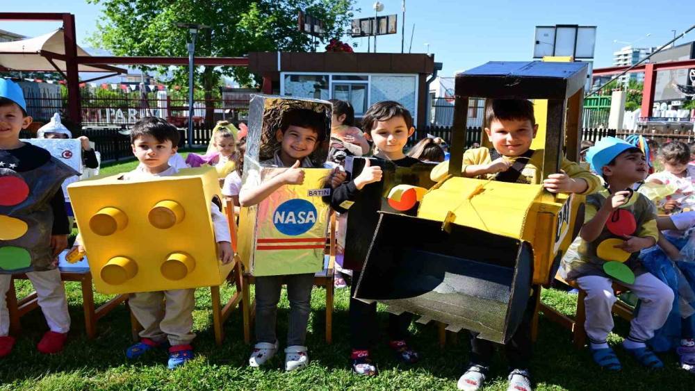 Miniklerden "Sıfır atık" defilesi
