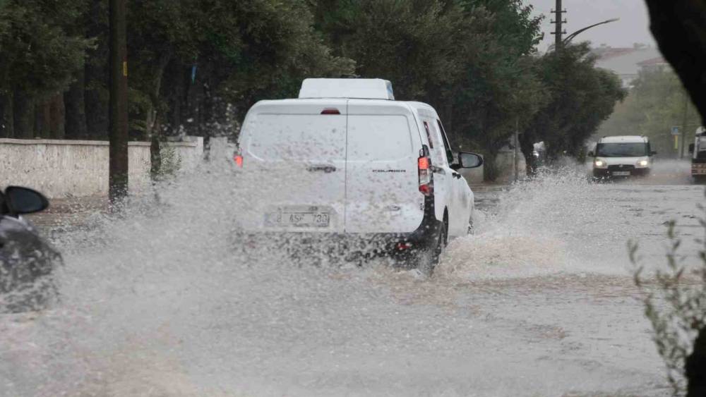 Muğla&rsquo;nın Menteşe, Kavaklıdere ve Yatağan il&ccedil;elerine yağmur ve kar yağışı uyarısı
