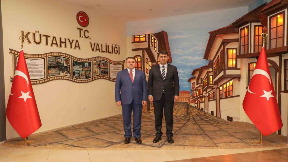 Uşak Valisi Kartal&rsquo;dan K&uuml;tahya Valisi Işın&rsquo;a iade-i ziyaret
