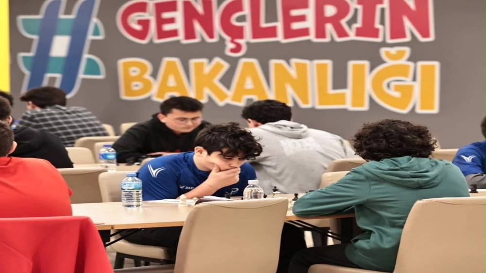Satran&ccedil;ın kalbi Denizli&rsquo;de atmaya devam ediyor
