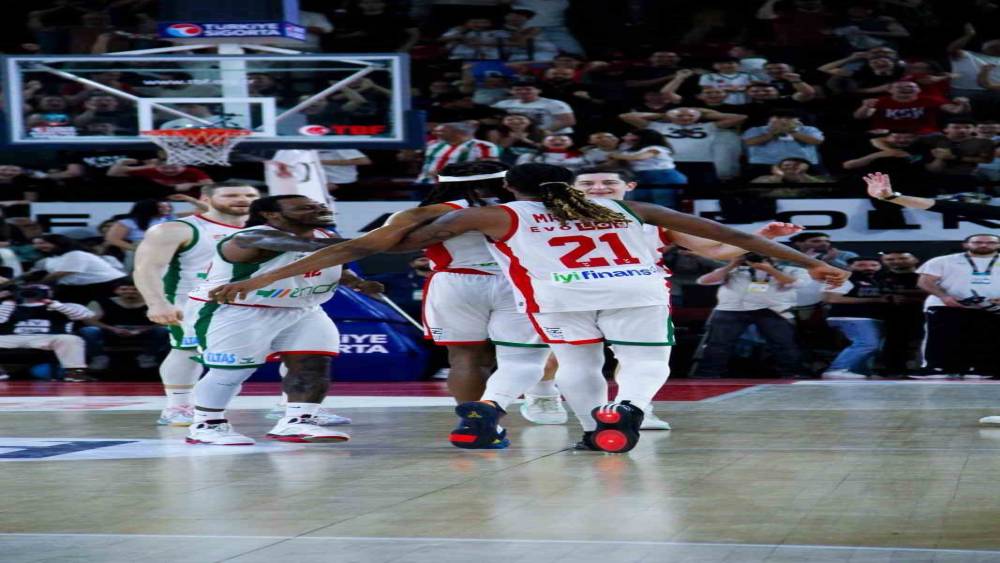 Karşıyaka Basketbol&rsquo;un k&uuml;mede kalması zorlaştı
