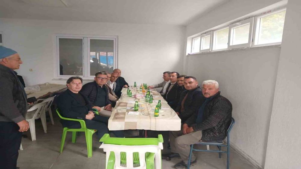 Yağmur duasında tek y&uuml;rek oldular
