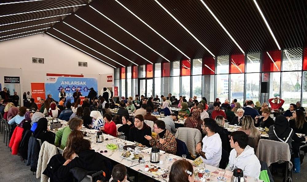 Osmangazi'de Engelli Bireyler ve Aileleri Kahvaltıda Buluştu