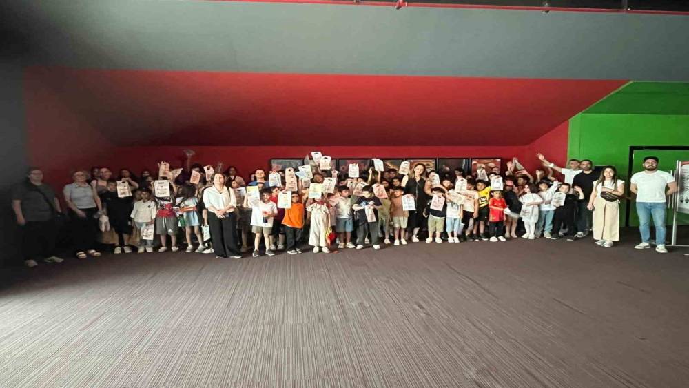 Denizli B&uuml;y&uuml;kşehirden &ccedil;ocukların y&uuml;z&uuml;n&uuml; g&uuml;ld&uuml;ren proje
