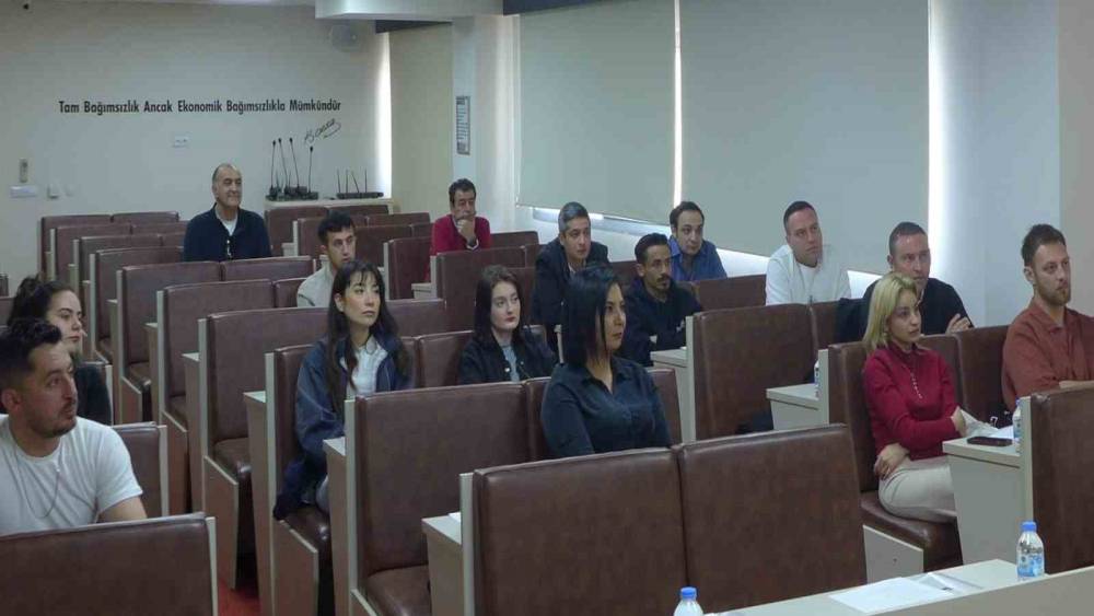 KUTO&rsquo;da "Yiyecek-İ&ccedil;ecek İşletmelerinde Y&ouml;netim" konulu eğitim d&uuml;zenlendi
