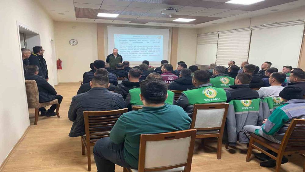 K&uuml;tahya OBM&rsquo;de ara&ccedil; şof&ouml;rleri ve operat&ouml;rlere eğitim verildi
