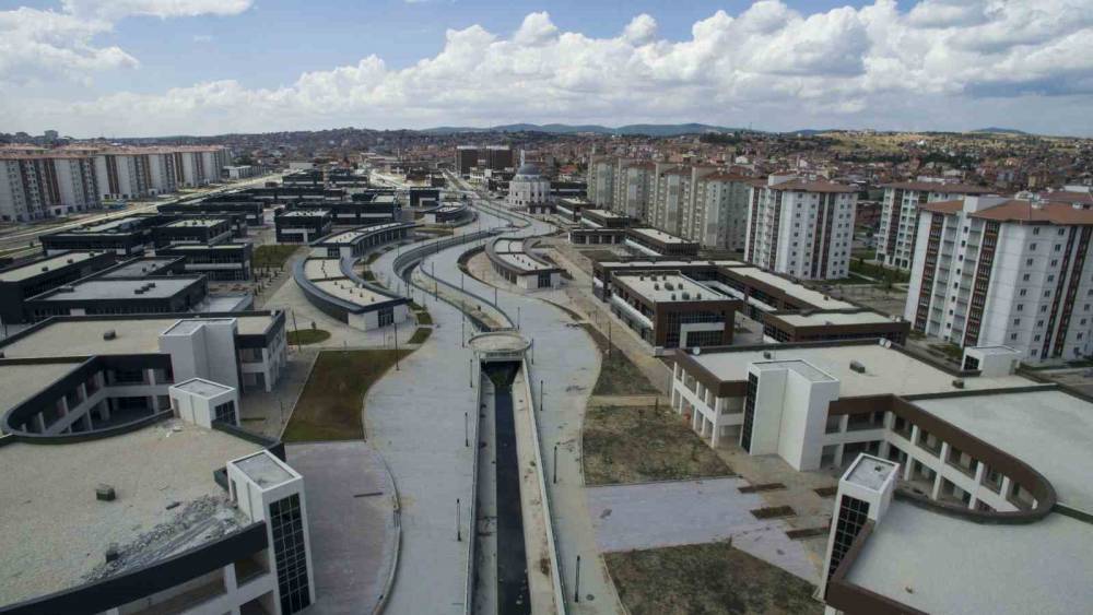 Ege&rsquo;nin kalbi Uşak&rsquo;a 23 yılda 135 tesis kazandırıldı
