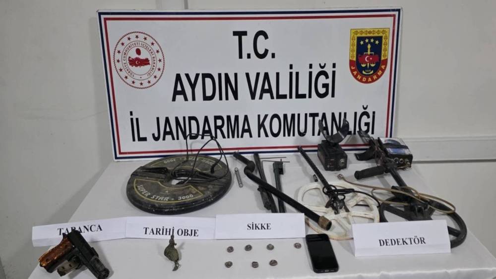 Karacasu&rsquo;da tarihi eser ka&ccedil;ak&ccedil;ılığı operasyonu: "7 adet Yunan sikkesi ele ge&ccedil;irildi"
