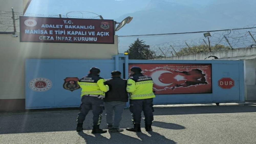 21 yıl hapisle aranan şahıs Turgutlu&rsquo;da yakalandı
