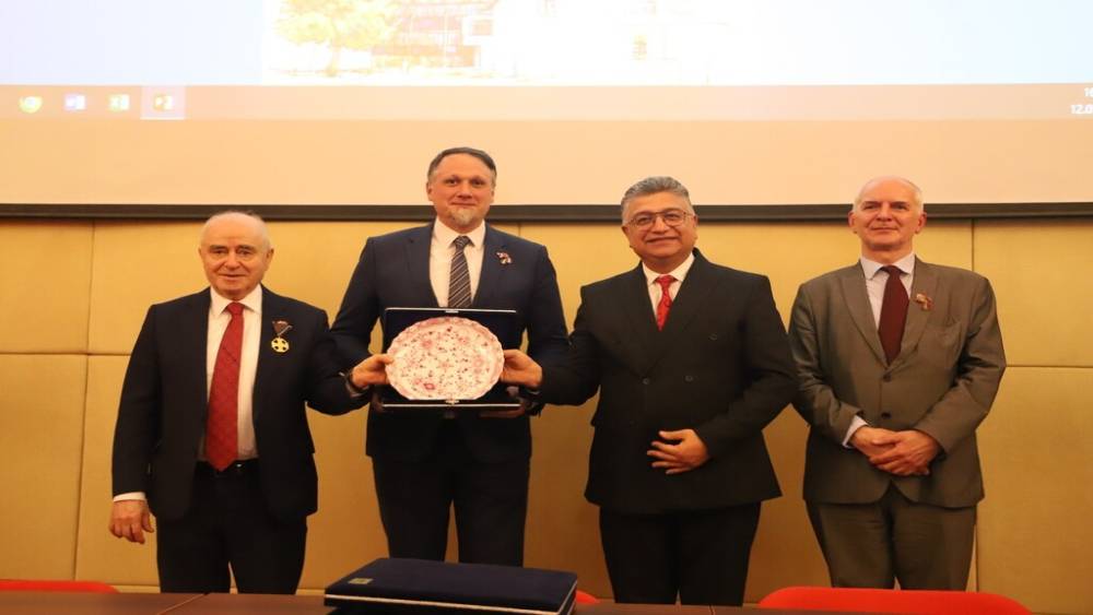 DP&Uuml;&rsquo;de "Misafirperver Bir Devlet" başlıklı konferans ve sergi
