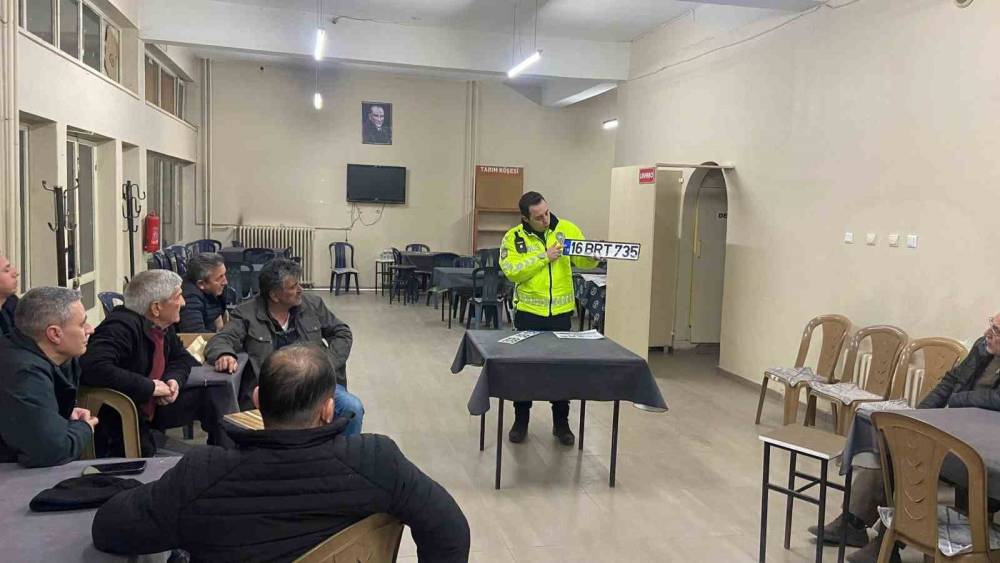 Şaphane&rsquo;de vatandaşlara Trafik Kanunu&rsquo;nda yapılan değişiklikler anlatıldı
