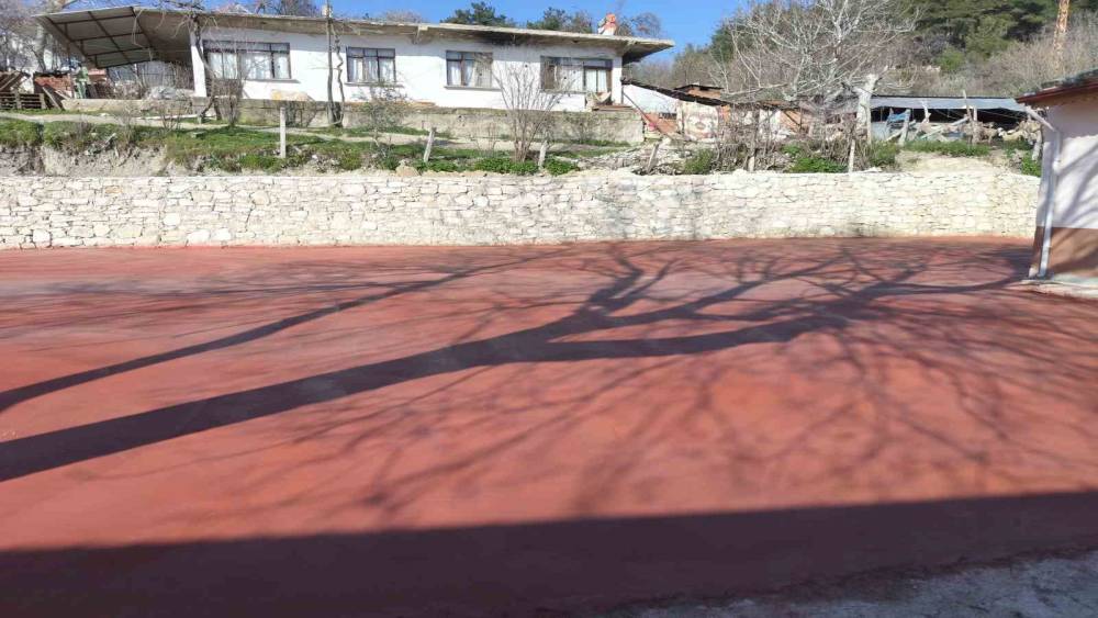 Babadağ Belediyesi &ccedil;evre d&uuml;zenleme &ccedil;alışmalarını s&uuml;r&uuml;yor
