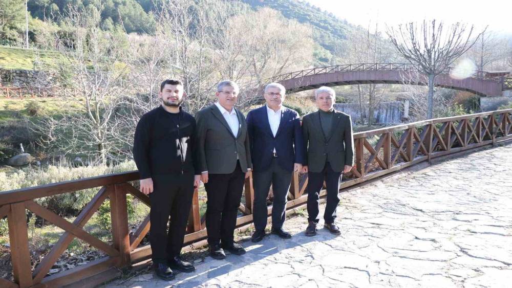 AK Partili T&uuml;rkmen ve Subaşıoğlu&rsquo;ndan Denizli&rsquo;de "Eser Siyaseti" turu
