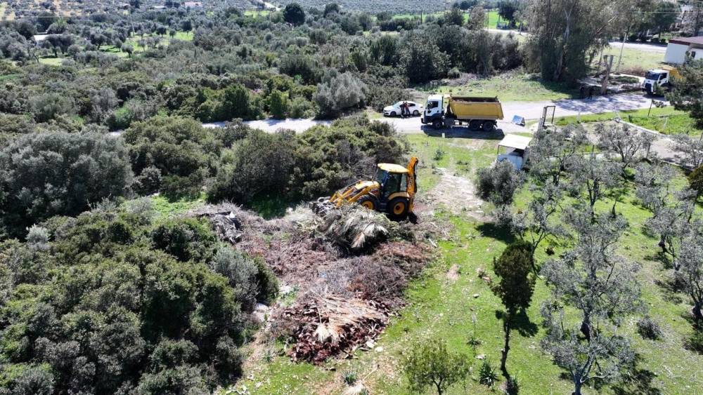 Didim Belediyesi ekiplerinden temizlik &ccedil;alışması
