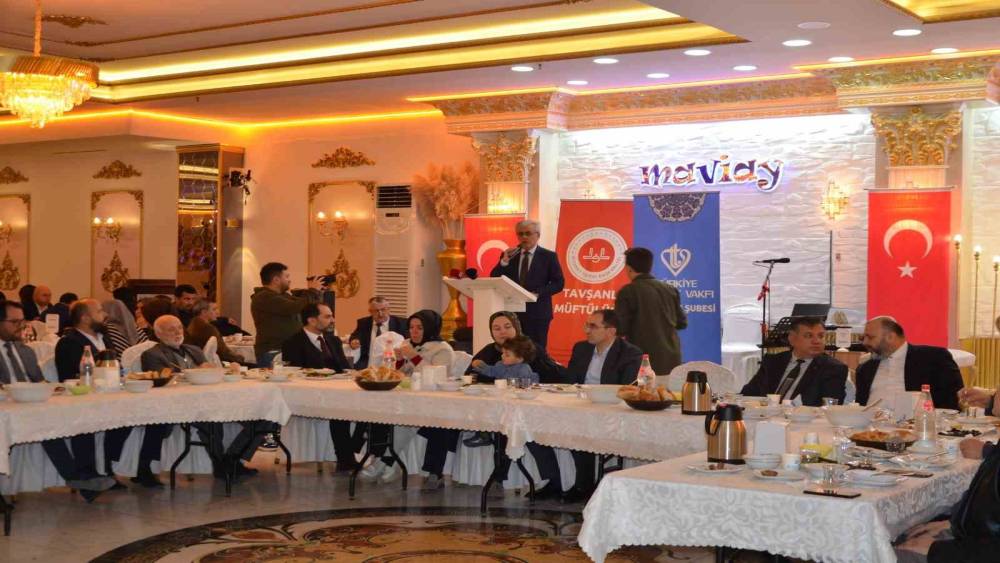 Tavşanlı&rsquo;da &uuml;niversite &ouml;ğrencileri iftarda buluştu
