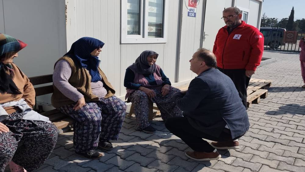 G&ouml;rdesli &ouml;ğrencilerden depremzede ailelere Ramazan desteği
