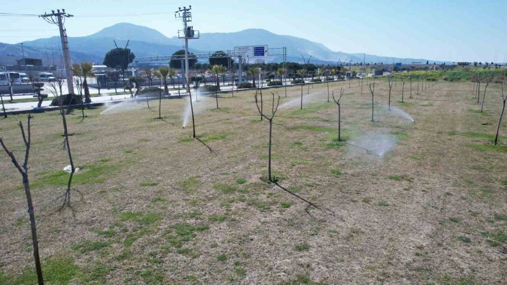 Manisa&rsquo;da yeşil alanlarda akıllı sulama d&ouml;nemi başladı
