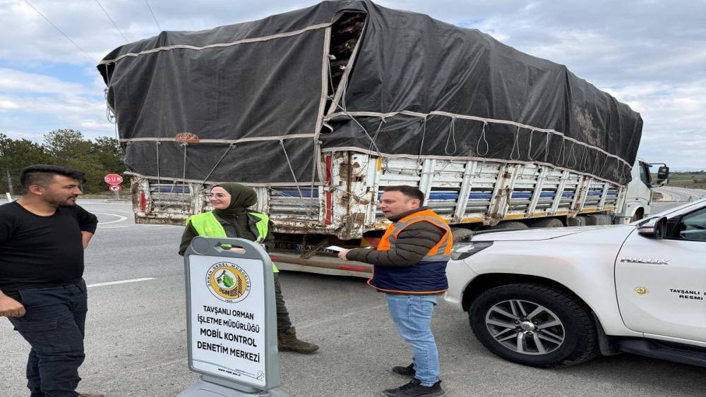 Tavşanlı&rsquo;da orman emvali y&uuml;kl&uuml; ara&ccedil;lar denetlendi
