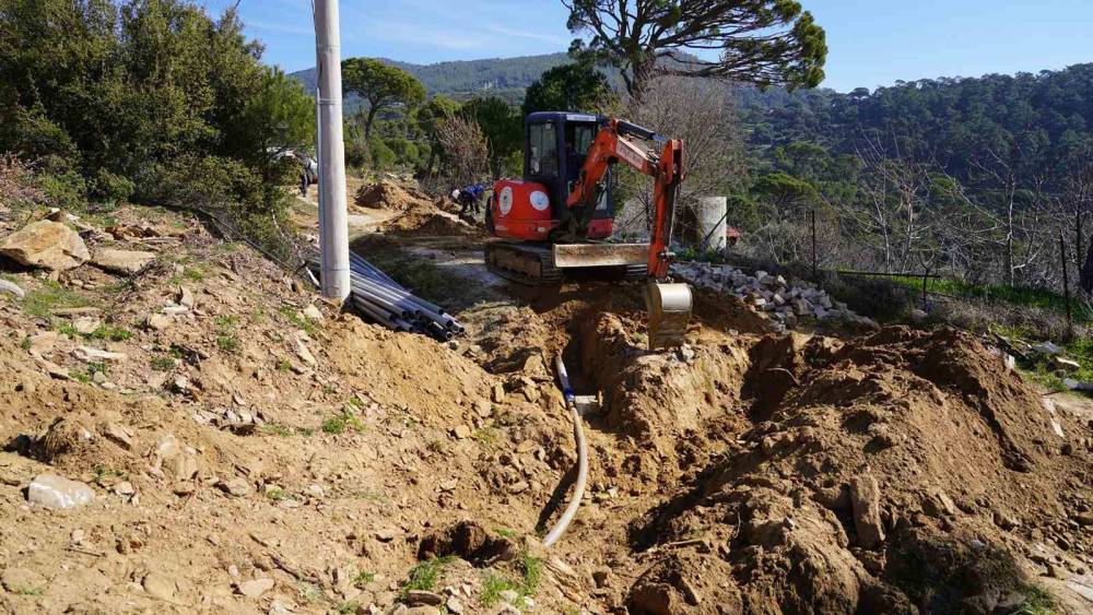 Kavaklıdere &Ccedil;amlıyurt Mahallesi&rsquo;nde i&ccedil;me suyu iletim hattı yenilendi
