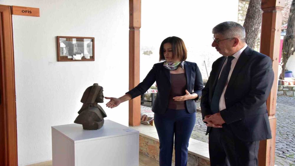 MSK&Uuml; BİO&rsquo;da &lsquo;Akrom&rsquo; sergisi sanatseverlerle buluştu
