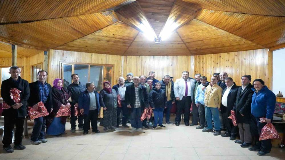 Engelliler Pazarlar&rsquo;daki iftar programında il&ccedil;e protokol&uuml;yle bir araya geldi
