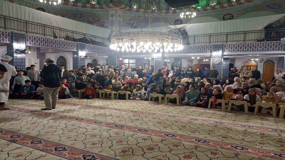 Kadir Gecesinde 271 &ccedil;ocukla anlamlı buluşma
