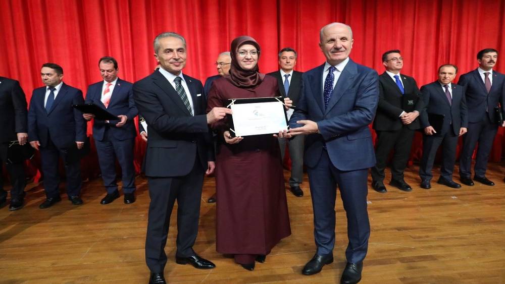 MCB&Uuml; Merkez Yerleşkesi "Spor Dostu Kamp&uuml;s" &ouml;d&uuml;l&uuml;n&uuml; aldı
