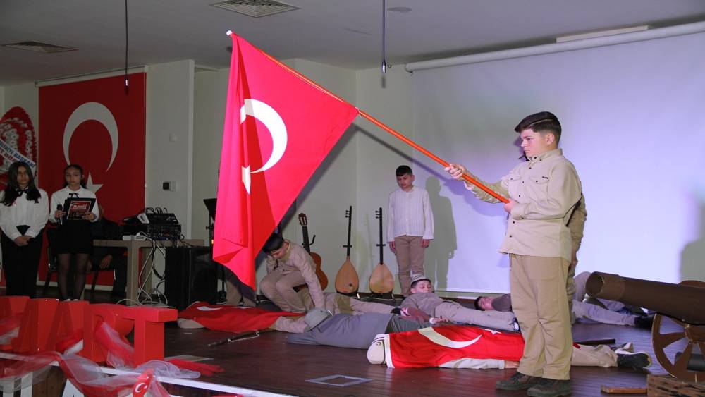 &Ccedil;anakkale Zaferi&rsquo;nin 111. yılına yakışır kutlama
