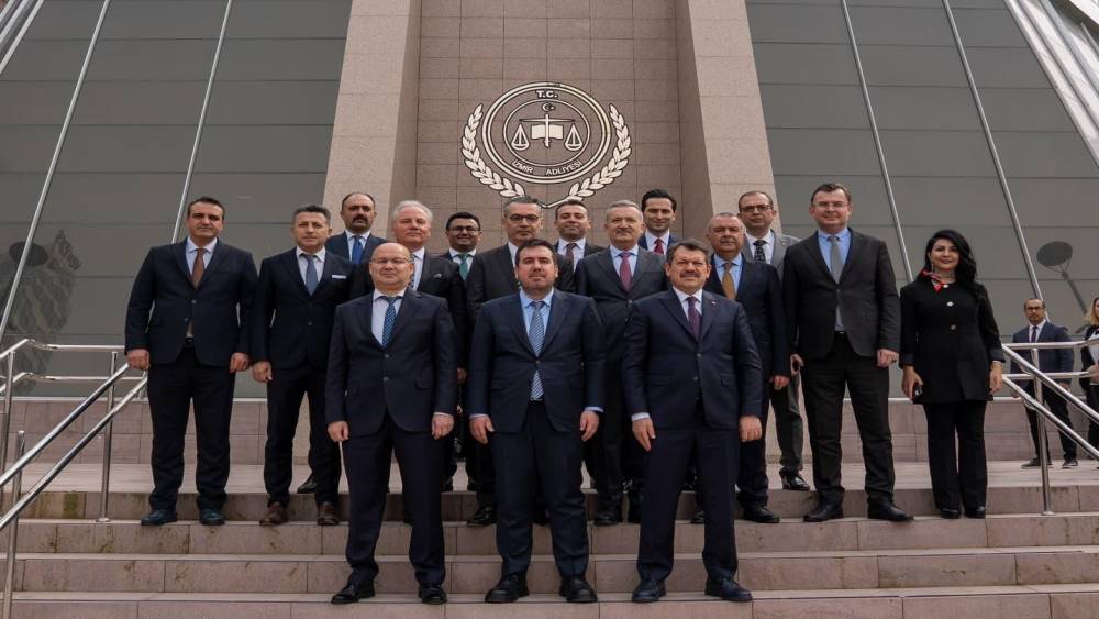 Adalet Bakan Yardımcısı Tuncay, İzmir Adliyesi&rsquo;ni ziyaret etti
