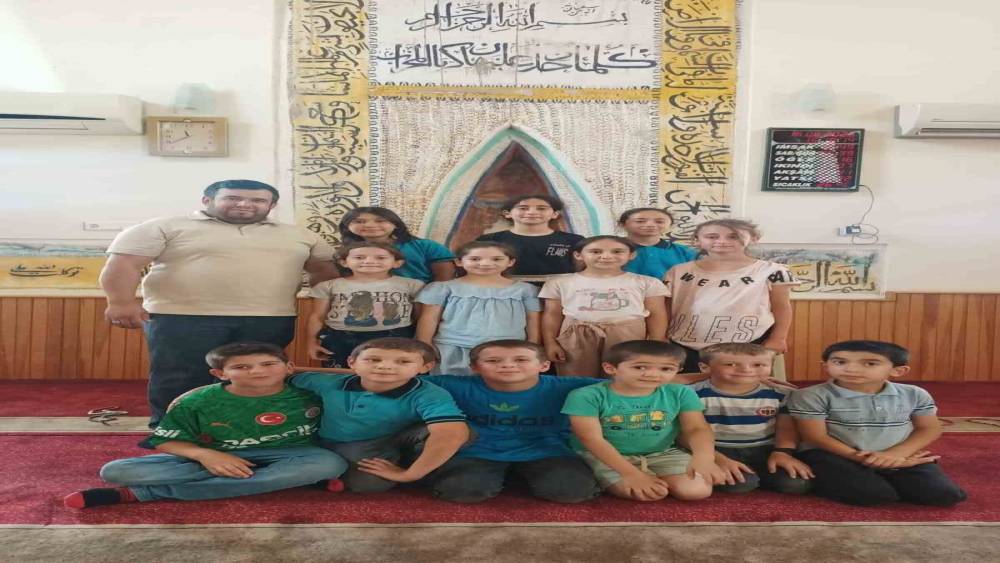 Ko&ccedil;arlı&rsquo;da &ouml;ğrenciler camide buluştu
