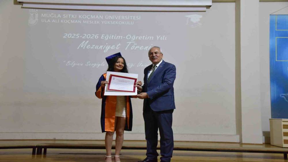 Ula Ali Ko&ccedil;man MYO&rsquo;da mezuniyet coşkusu
