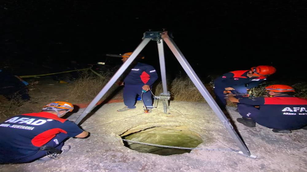 Uşak&rsquo;ta kaybolan yaşlı kadın su kuyusunda &ouml;l&uuml; bulundu
