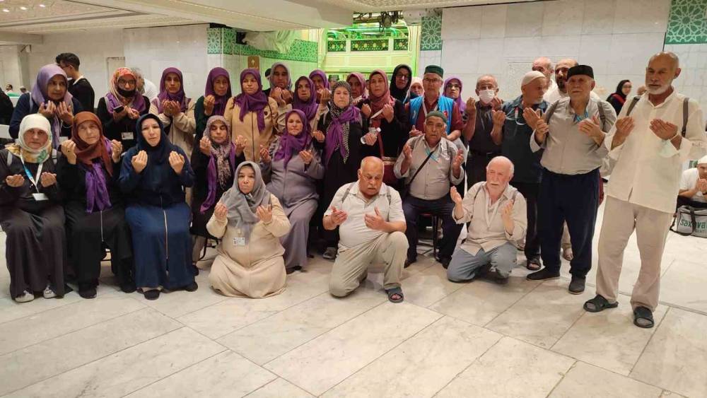 Denizlili umrecilerden K&acirc;be&rsquo;de duygusal veda
