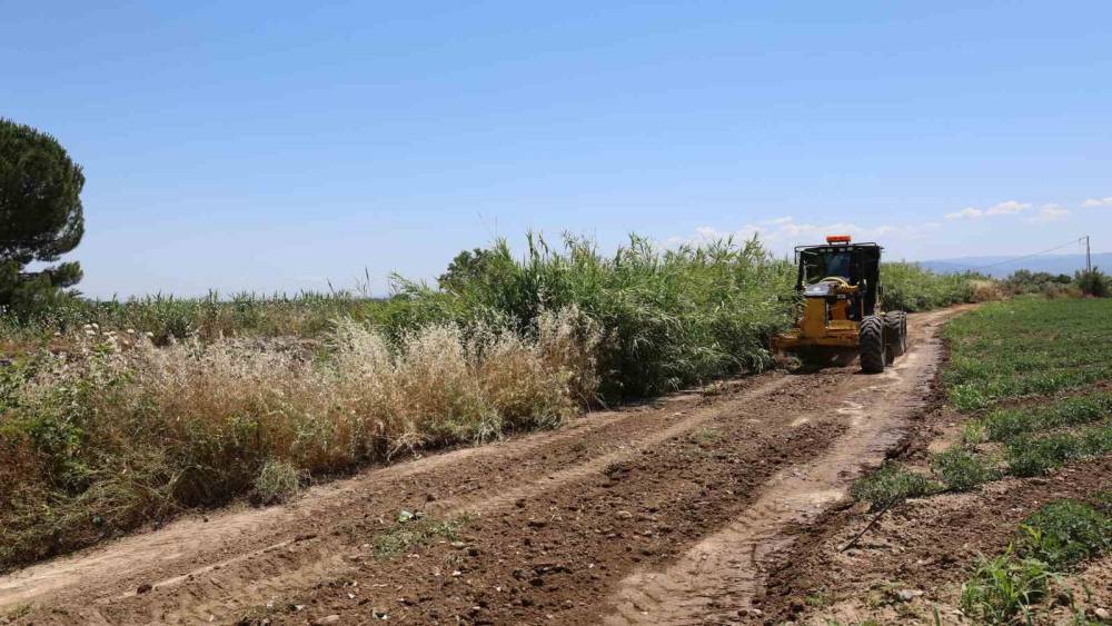Başkan Şimşek&rsquo;ten ova yollarına yerinde inceleme
