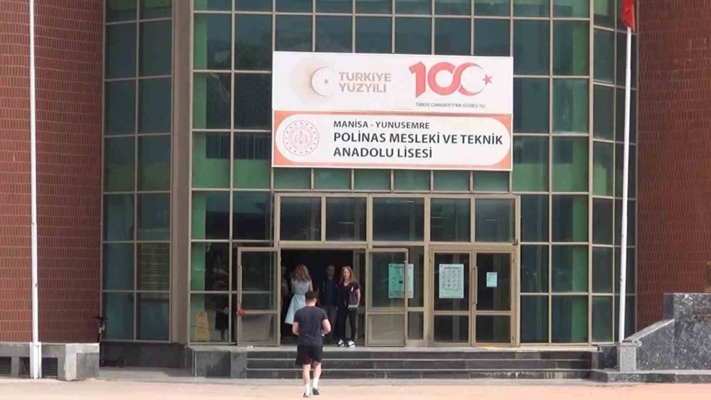 Kapılar kapanmadan sınava yetiştiler
