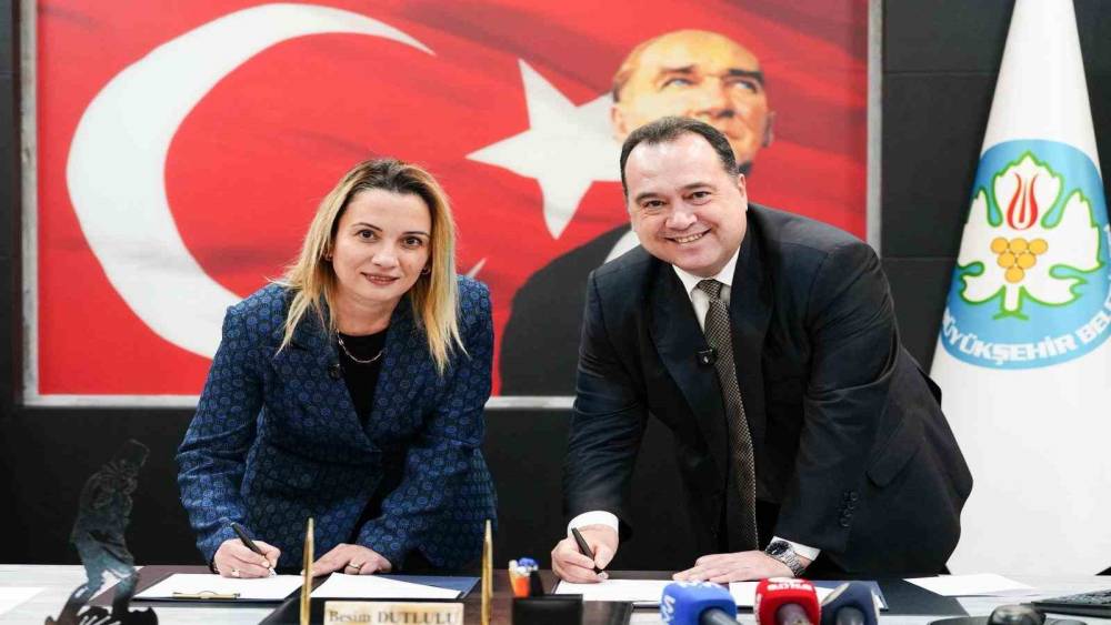 Manisa&rsquo;da emeklilerin ila&ccedil; katkı paylarını belediye karşılayacak
