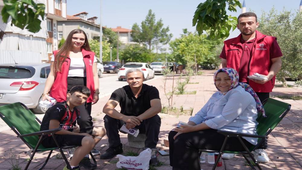 Denizli B&uuml;y&uuml;kşehir sınavdaki gen&ccedil;leri de babaları da unutmadı
