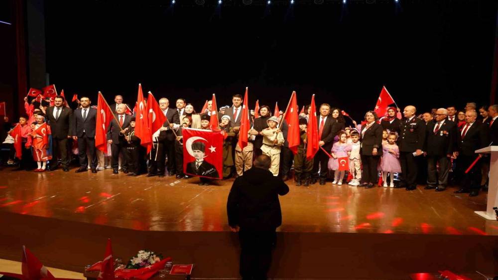 23 Nisan Ulusal Egemenlik ve &Ccedil;ocuk Bayramı Uşak&rsquo;ta coşkuyla kutlandı
